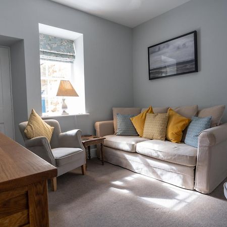 Hassop Station Apartment On The Monsal Trail Bakewell Exteriör bild